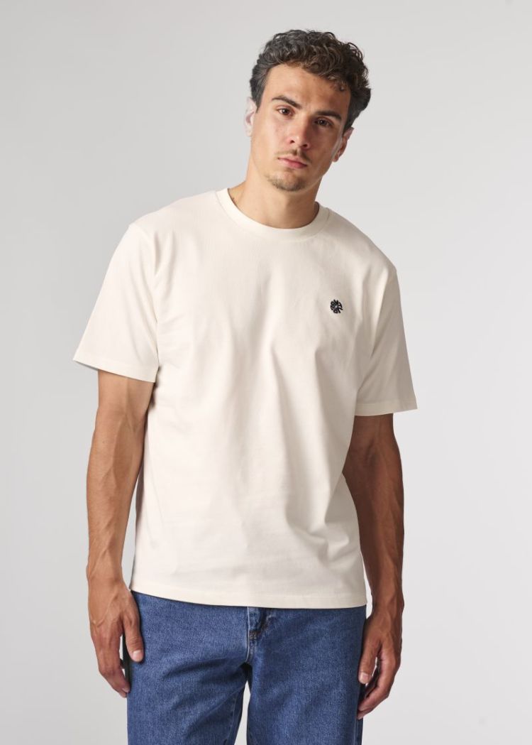 102 OFF WHITE 102