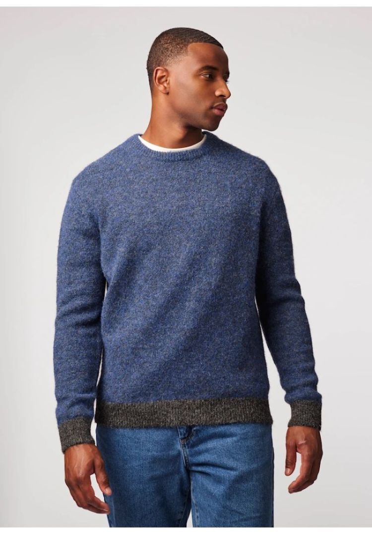 438 AVIATOR BLUE 438